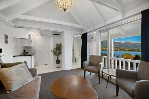 Colonial Village Motel image 23