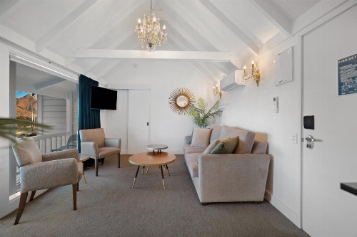 Colonial Village Motel image 24