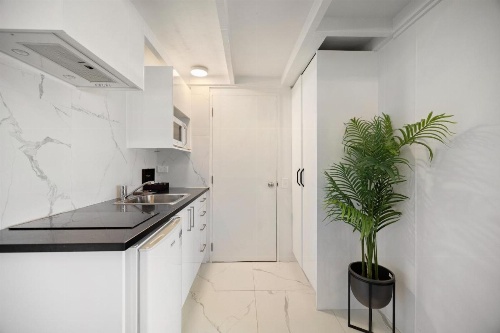 Colonial Village Motel image 26