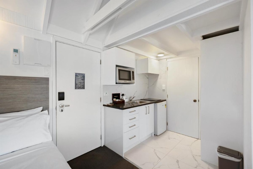 Colonial Village Motel