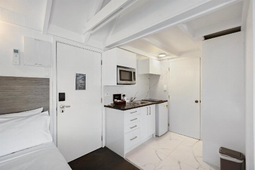 Colonial Village Motel image 5