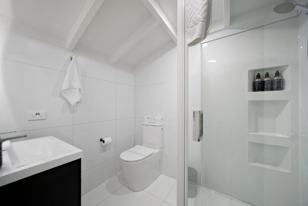 Colonial Village Motel